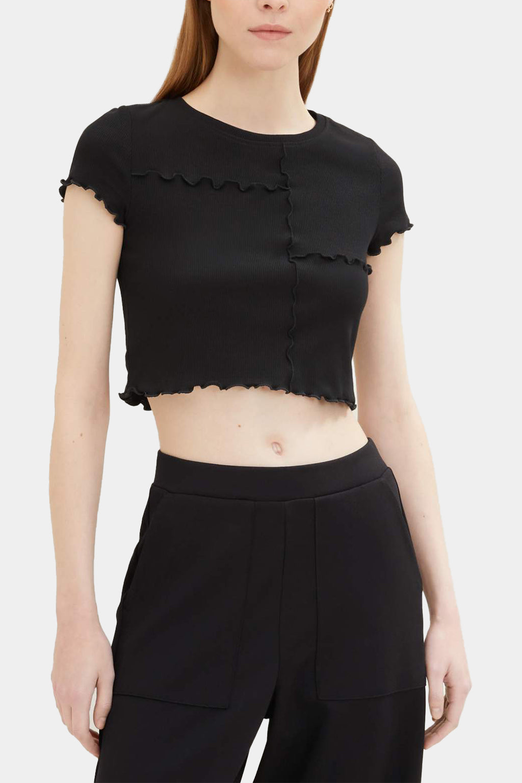 Tom Tailor - Cropped T-shirt With Wavy Hem In Black